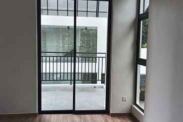 THE COVE HILLSIDE RESIDENCE