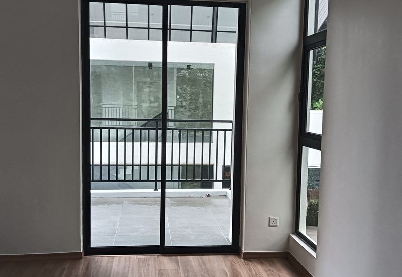 THE COVE HILLSIDE RESIDENCE