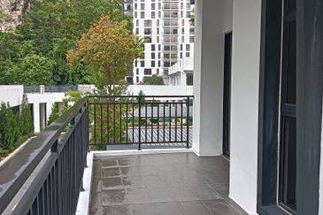 THE COVE HILLSIDE RESIDENCE