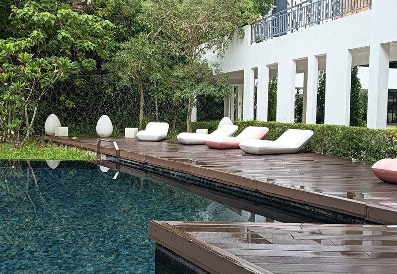 THE COVE HILLSIDE RESIDENCE