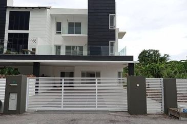 For Sale Freehold Two and A Half Storey Semi-Detached House Off Jalan Pasir Puteh, Ipoh