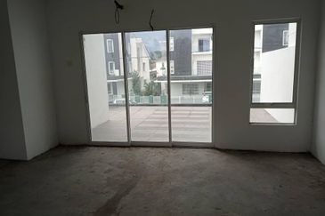 For Sale Freehold Two and A Half Storey Semi-Detached House Off Jalan Pasir Puteh, Ipoh