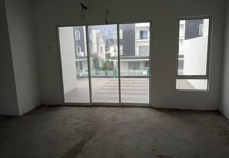 For Sale Freehold Two and A Half Storey Semi-Detached House Off Jalan Pasir Puteh, Ipoh