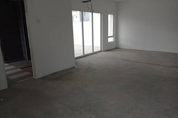 For Sale Freehold Two and A Half Storey Semi-Detached House Off Jalan Pasir Puteh, Ipoh