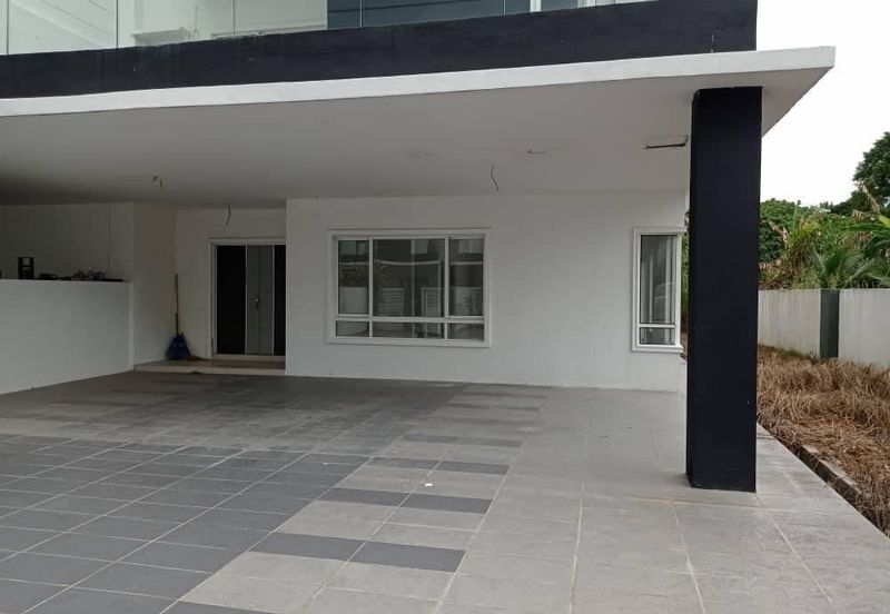 For Sale Freehold Two and A Half Storey Semi-Detached House Off Jalan Pasir Puteh, Ipoh