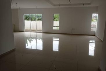 For Sale Freehold Two and A Half Storey Semi-Detached House Off Jalan Pasir Puteh, Ipoh