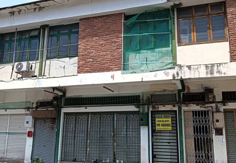 For Sale Double-Storey Terraced Shophouse in Taman Kemuncak, Ipoh.