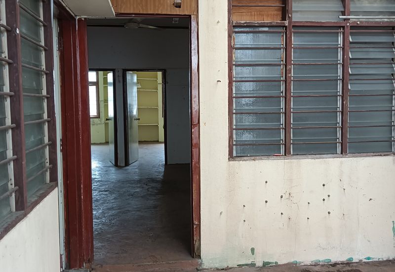 For Sale Double-Storey Terraced Shophouse in Taman Kemuncak, Ipoh.