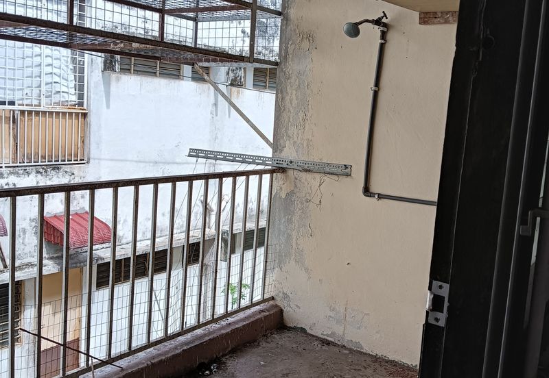 For Sale Double-Storey Terraced Shophouse in Taman Kemuncak, Ipoh.