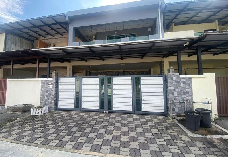 ANJUNG BERCHAM UTAMA