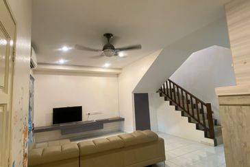 ANJUNG BERCHAM UTAMA