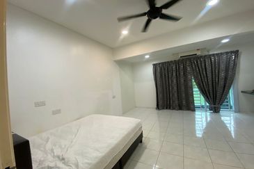 ANJUNG BERCHAM UTAMA