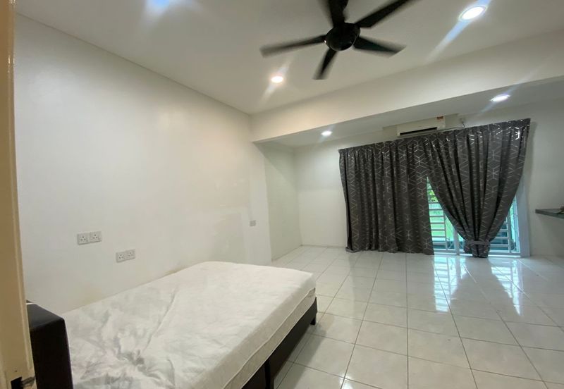 ANJUNG BERCHAM UTAMA