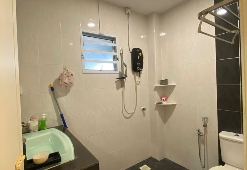 ANJUNG BERCHAM UTAMA