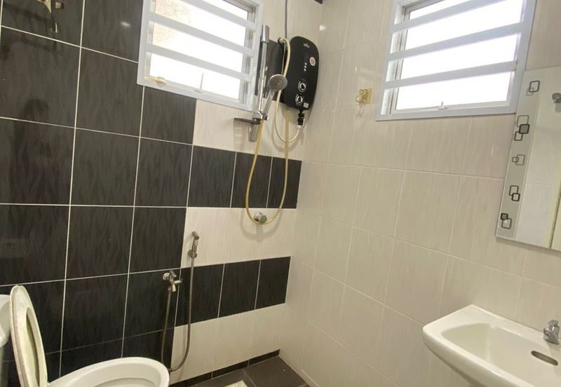 ANJUNG BERCHAM UTAMA