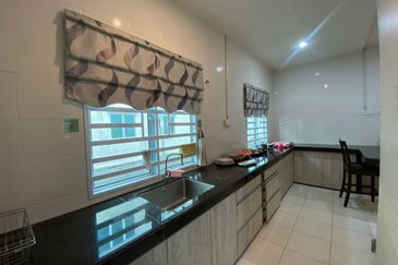 ANJUNG BERCHAM UTAMA