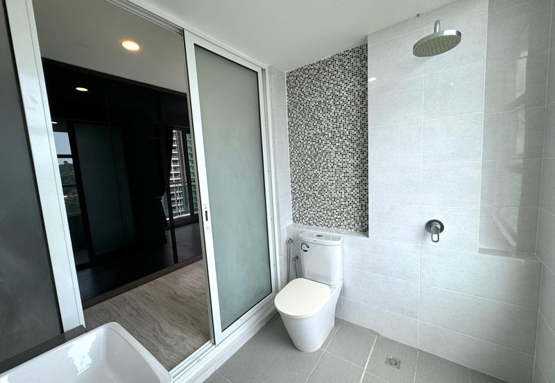 Fully Renovated Skyridge Garden Condominium,Penang For Sale 