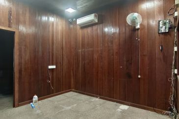 3.5 Sty Light Industrial At Jalan Siram, Butterworth For Sale