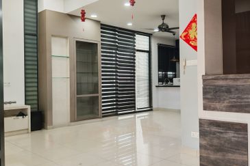 Fully Renovated 3 Sty At Tmn Vila Permai For Sale 