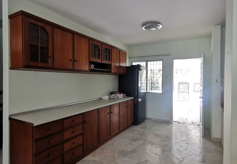 3 Sty House At Cangkat Ria,B. Ferringhi For Sale

