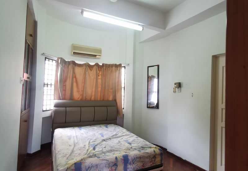 3 Sty House At Cangkat Ria,B. Ferringhi For Sale

