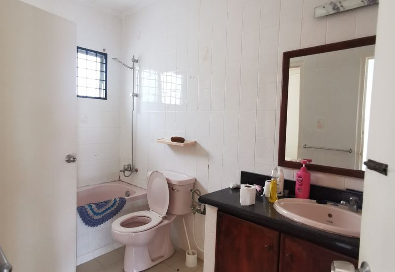 3 Sty House At Cangkat Ria,B. Ferringhi For Sale

