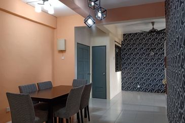 Single Sty Semi D At Tmn Raja Sir Chulan  For Sale