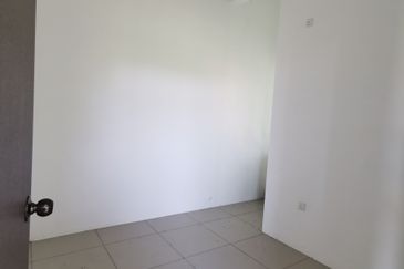 Corner 2 Sty Tmn Desa Harmoni,Sungai Dua, Butterworth For Sale