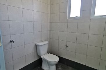 Corner 2 Sty Tmn Desa Harmoni,Sungai Dua, Butterworth For Sale