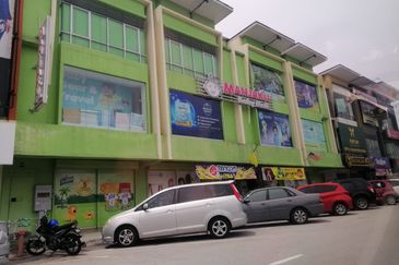 𝐁𝐚𝐧𝐝𝐚𝐫 𝐏𝐫𝐢𝐦𝐚 𝐒𝐞𝐧𝐚𝐰𝐚𝐧𝐠 - 𝟐 𝐀𝐝𝐣𝐨𝐢𝐧𝐢𝐧𝐠 𝟑 𝐒𝐭𝐨𝐫𝐞𝐲 𝐒𝐡𝐨𝐩𝐥𝐨𝐭𝐬 𝐅𝐨𝐫 𝐒𝐚𝐥𝐞