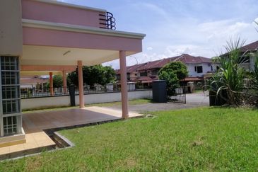 EMERALD PARK (SEREMBAN 2)