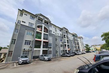 Dahlia Court Apartment