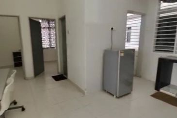 Dahlia Court Apartment