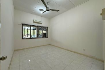 Taman Seremban 3 | Single Storey Terrace | 3R2B