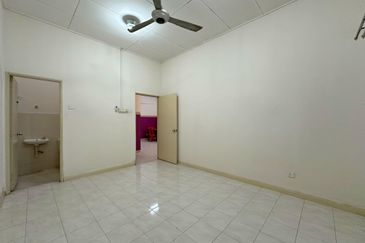 Taman Seremban 3 | Single Storey Terrace | 3R2B