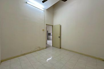 Taman Seremban 3 | Single Storey Terrace | 3R2B