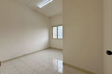 Taman Seremban 3 | Single Storey Terrace | 3R2B