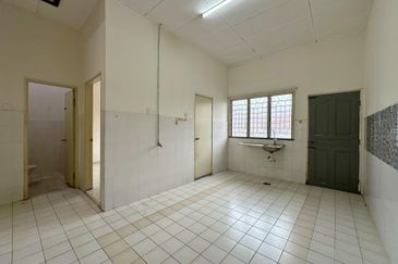 Taman Seremban 3 | Single Storey Terrace | 3R2B