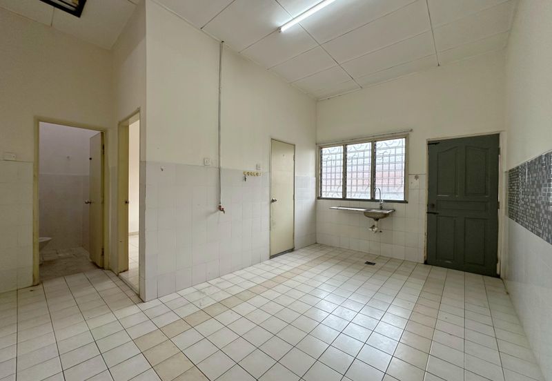 Taman Seremban 3 | Single Storey Terrace | 3R2B