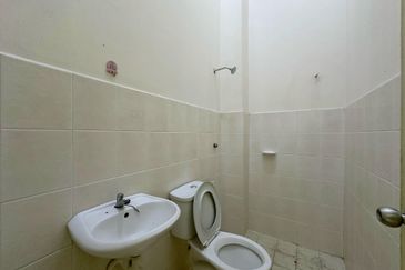 Taman Seremban 3 | Single Storey Terrace | 3R2B