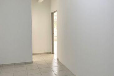 First Floor Shop Lot For Rent | Taman Seri Rembau