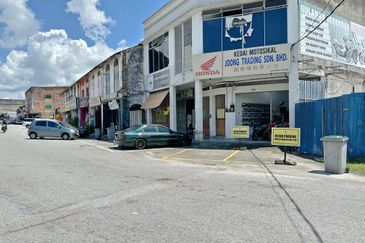 High Exposure Shop Lot Opposite Rembau Bus Station