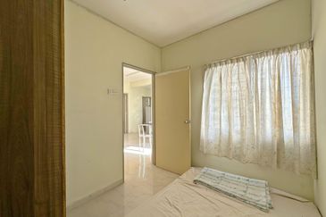 Cempaka Apartment Seremban 2 | Below Bank Value