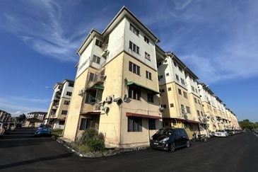 Cempaka Apartment Seremban 2 | Below Bank Value