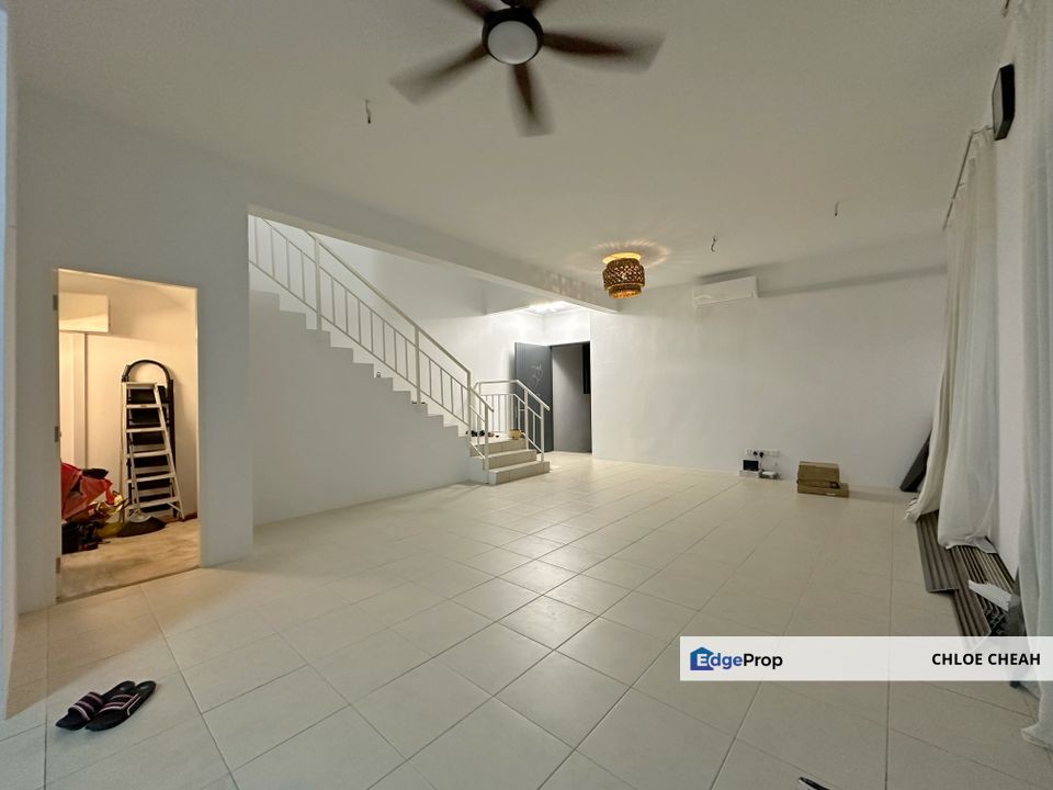 Taman Iringan Bayu Erama Seremban Double Storey Semi-Detached House For Rent Gated And Guarded Facing Open Space, Negeri Sembilan, Seremban