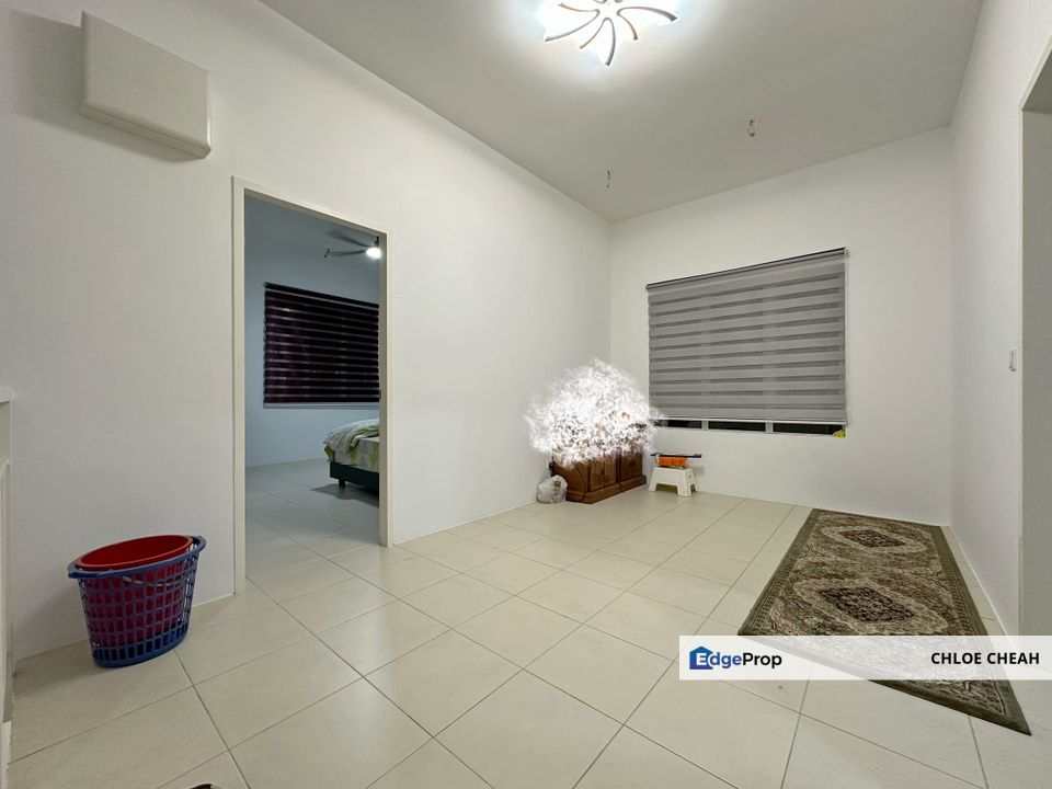 Taman Iringan Bayu Erama Seremban Double Storey Semi-Detached House For Rent Gated And Guarded Facing Open Space, Negeri Sembilan, Seremban