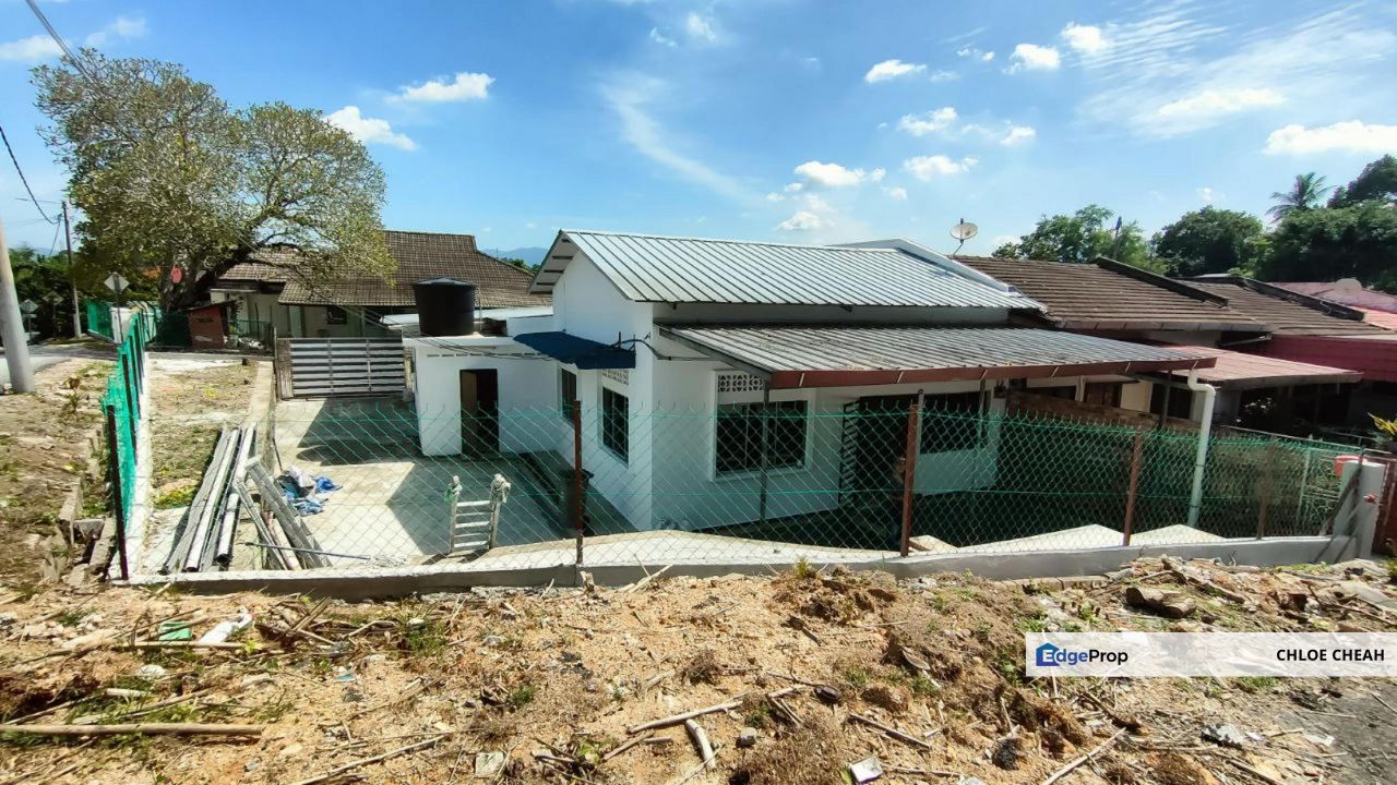 Taman South East Layang Layang Seremban Single Storey Terrace House For Sale Corner Lot, Negeri Sembilan, Seremban