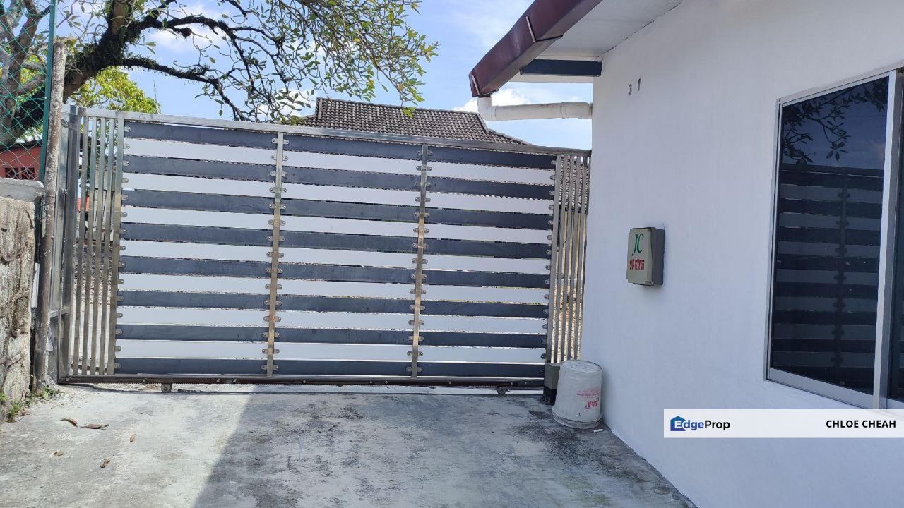 Taman South East Layang Layang Seremban Single Storey Terrace House For Sale Corner Lot, Negeri Sembilan, Seremban