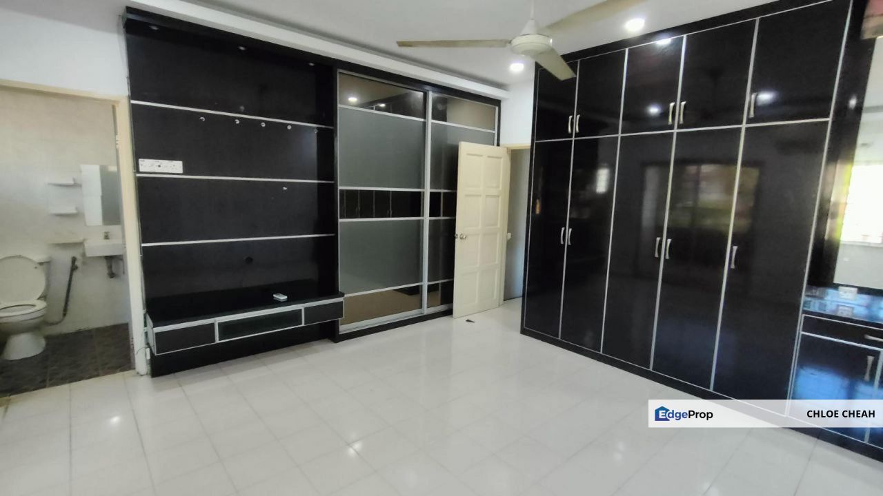 Taman Oakland Seremban 2 Double Storey Terrace House For Sale Renovated Unit, Negeri Sembilan, Seremban