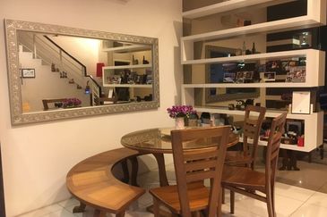 Metro Height Residence - 3.5 Storey Terrace with Ready Move in condition